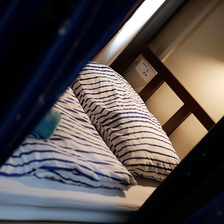 Bed Dee Time Hostel Бангкок Экстерьер фото