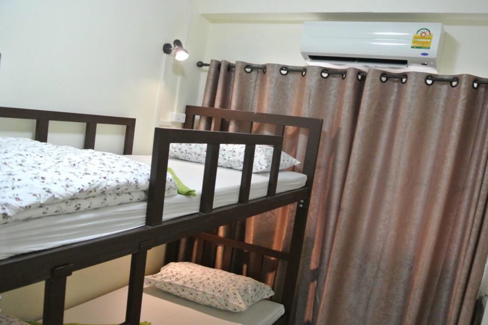 Bed Dee Time Hostel Бангкок Экстерьер фото