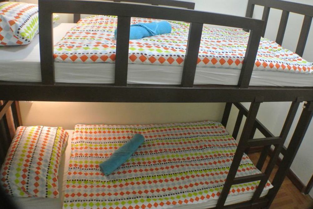 Bed Dee Time Hostel Бангкок Экстерьер фото