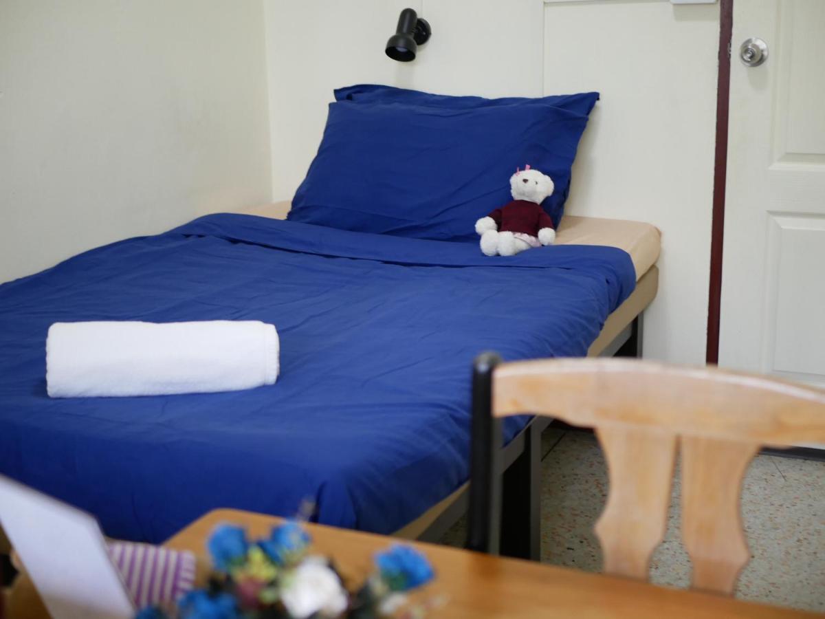 Bed Dee Time Hostel Бангкок Экстерьер фото