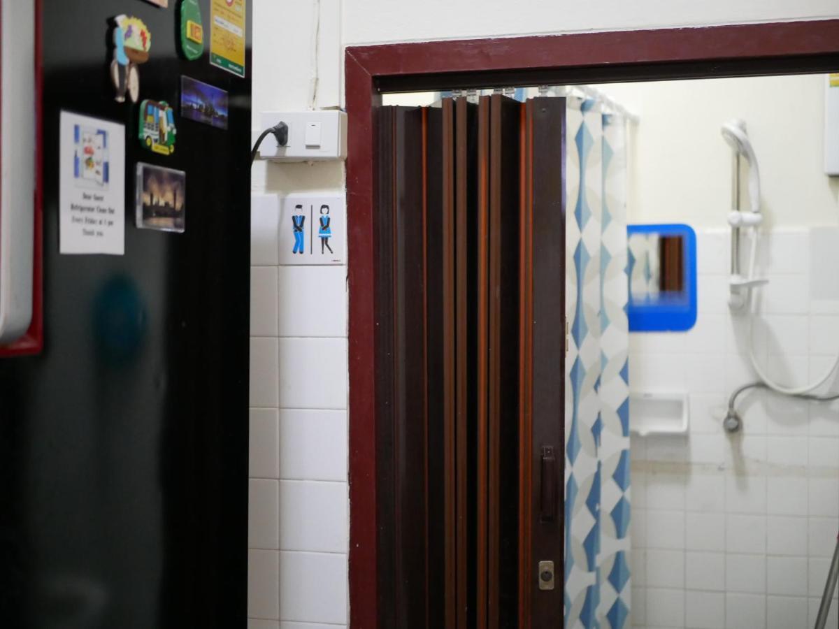 Bed Dee Time Hostel Бангкок Экстерьер фото