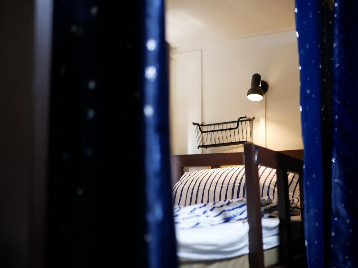 Bed Dee Time Hostel Бангкок Экстерьер фото