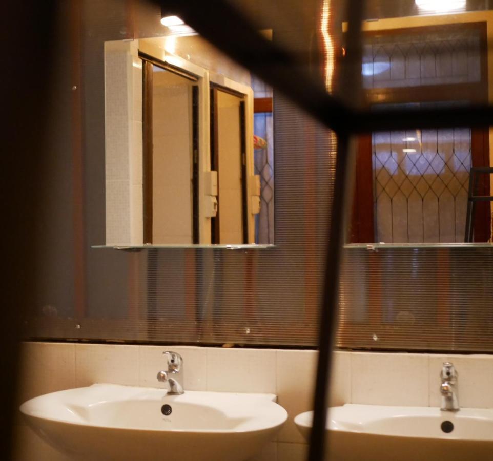 Bed Dee Time Hostel Бангкок Экстерьер фото